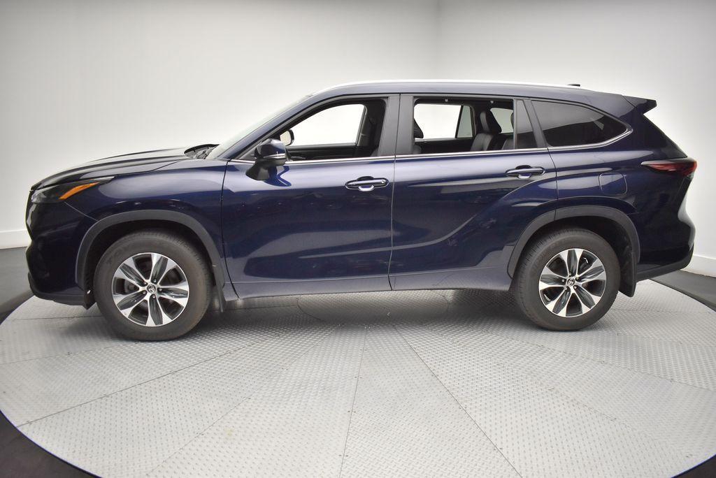 used 2025 Toyota Highlander car, priced at $44,094