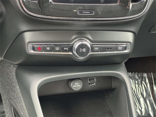 used 2021 Volvo XC40 car, priced at $22,500
