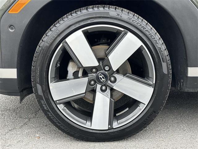 used 2024 Hyundai Santa Fe car, priced at $33,895