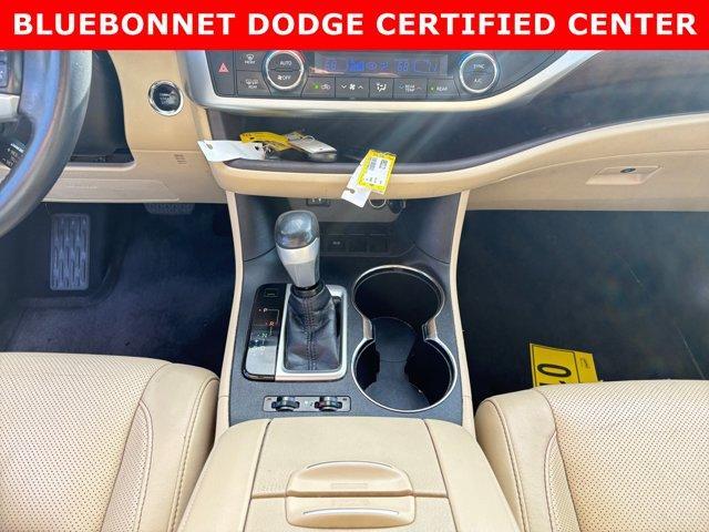 used 2015 Toyota Highlander car, priced at $17,995