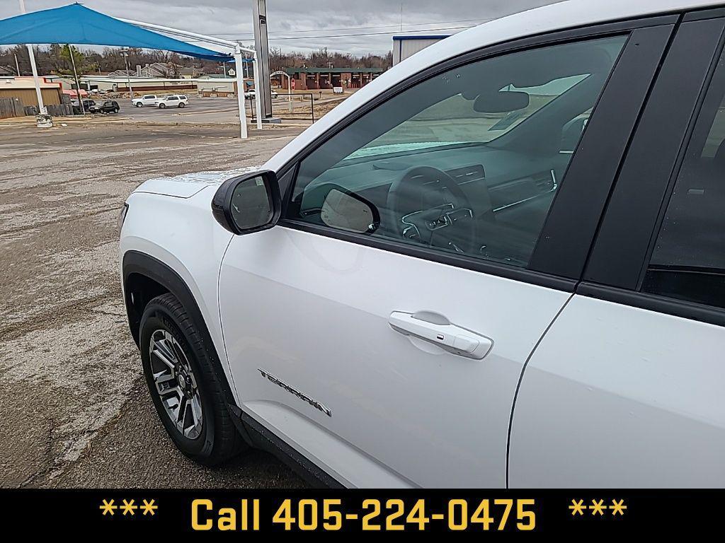 used 2025 GMC Terrain car, priced at $28,900
