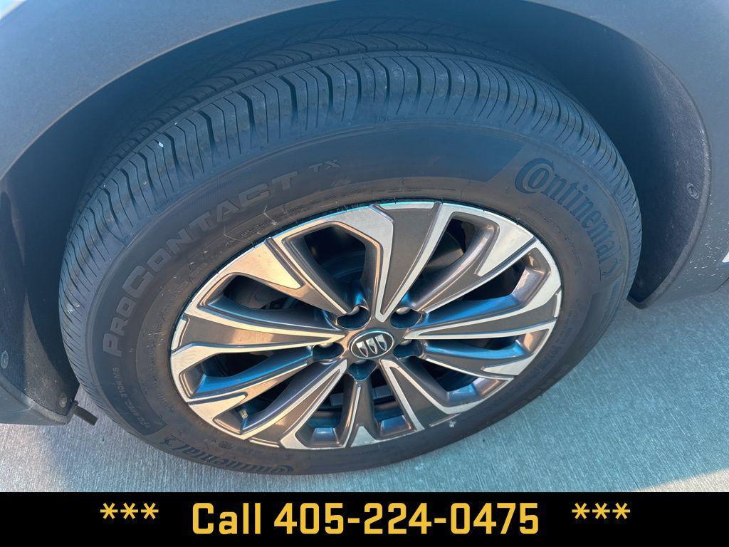 used 2025 Buick Envision car, priced at $28,800