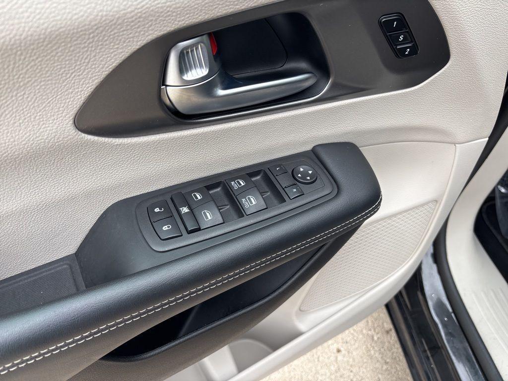used 2023 Chrysler Pacifica car, priced at $23,900