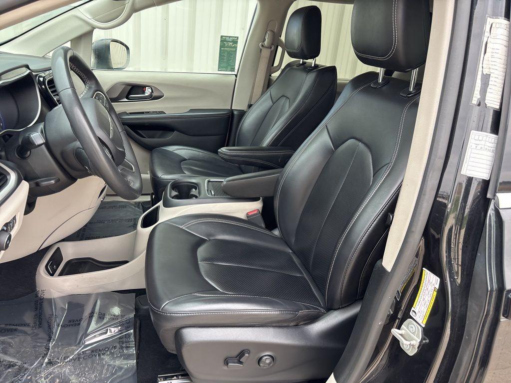 used 2023 Chrysler Pacifica car, priced at $23,900