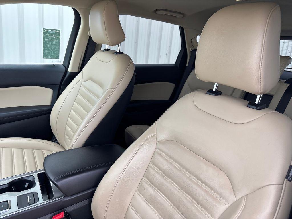 used 2024 Ford Edge car, priced at $25,900