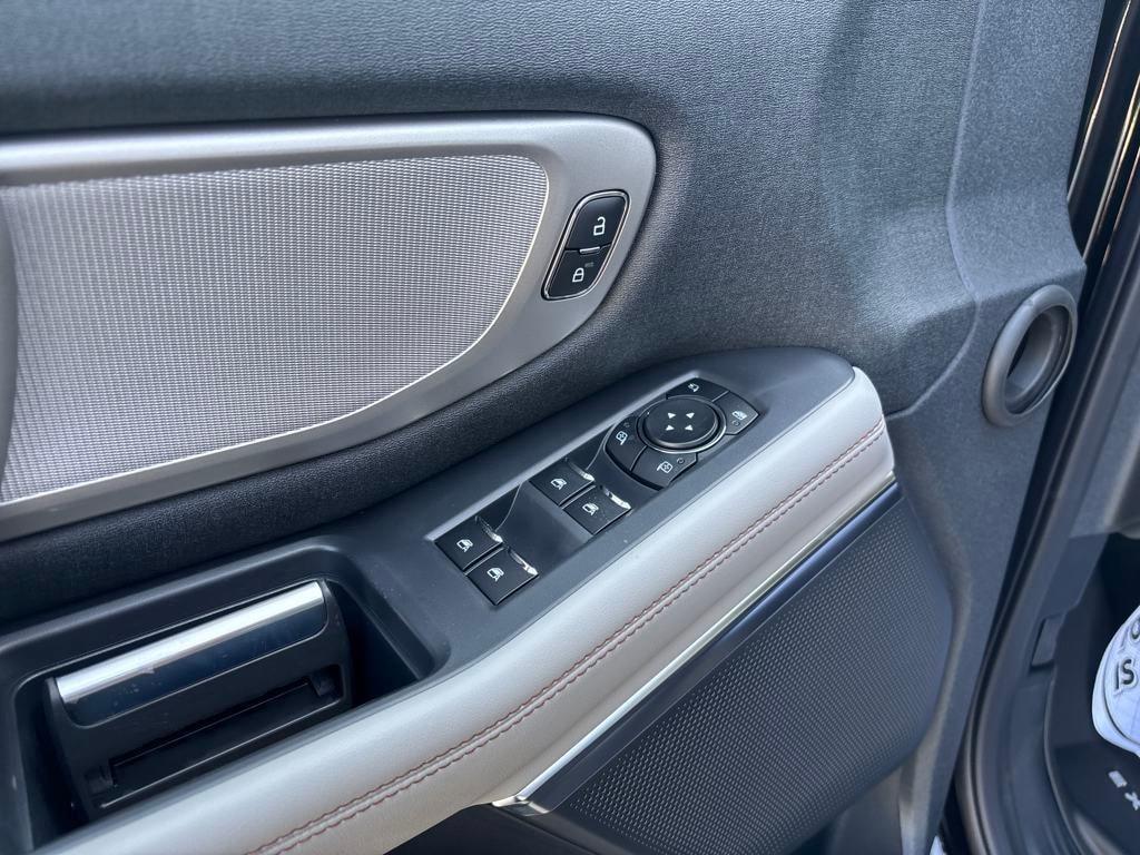 new 2025 Ford Expedition car, priced at $68,604