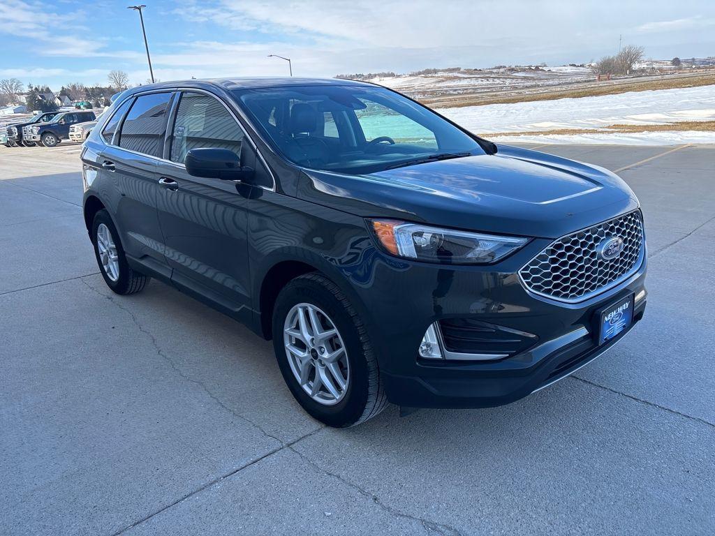 used 2024 Ford Edge car, priced at $27,900