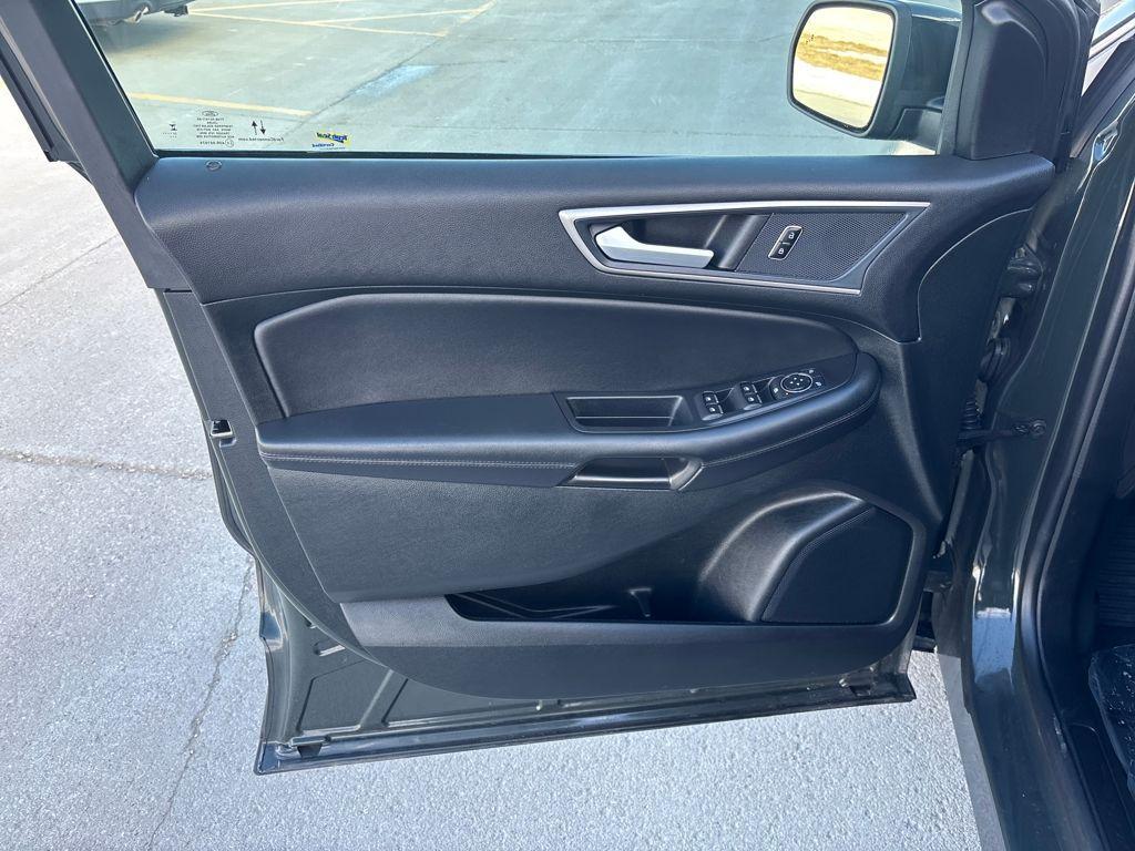 used 2024 Ford Edge car, priced at $27,900