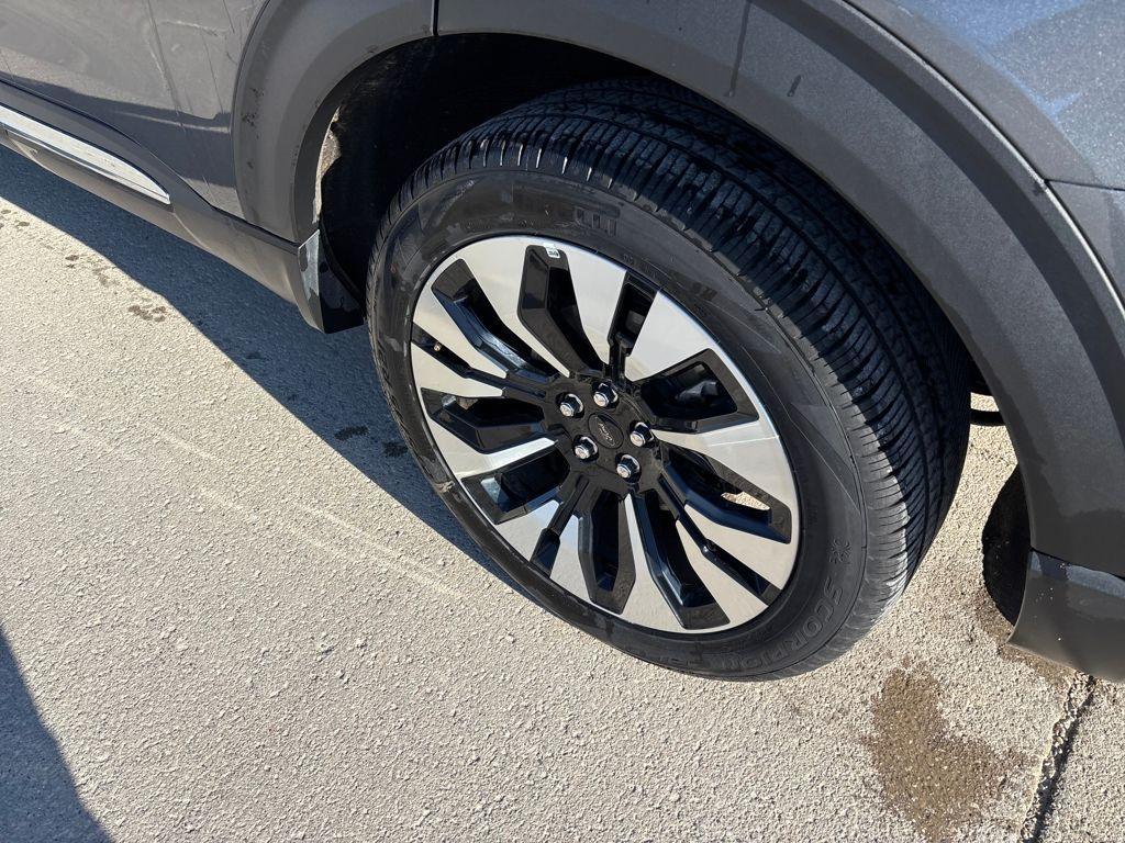 used 2025 Ford Explorer car, priced at $47,900