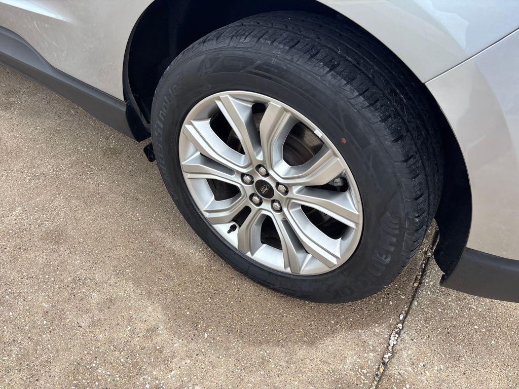 used 2024 Ford Edge car, priced at $26,500