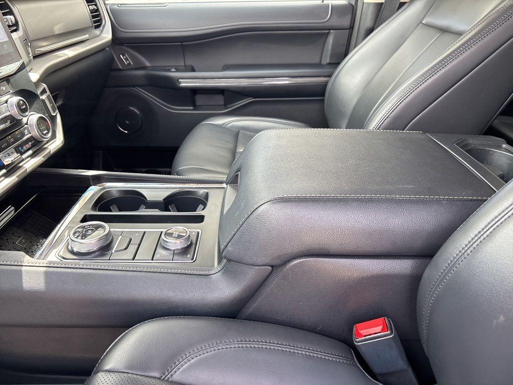 used 2024 Ford Expedition car, priced at $38,080