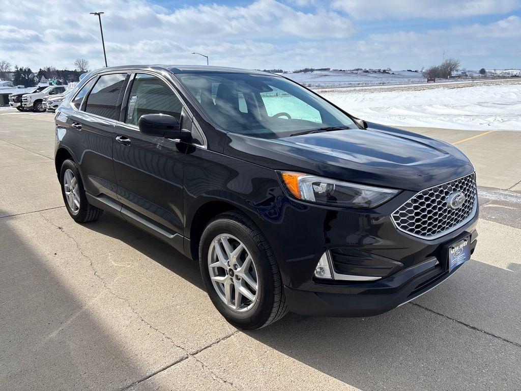 used 2024 Ford Edge car, priced at $27,900