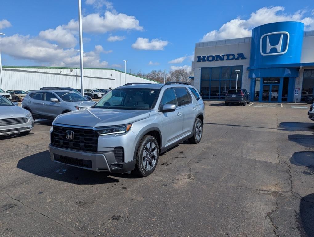 new 2026 Honda Pilot car, priced at $49,756