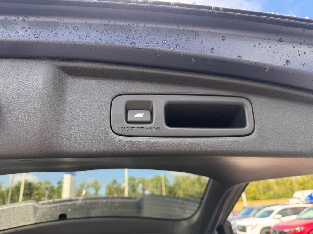 new 2026 Honda CR-V Hybrid car, priced at $39,684