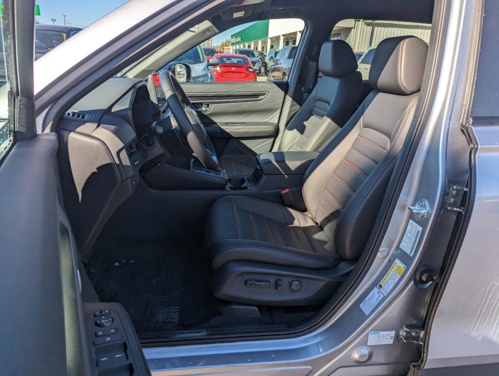 new 2026 Honda CR-V Hybrid car, priced at $39,684