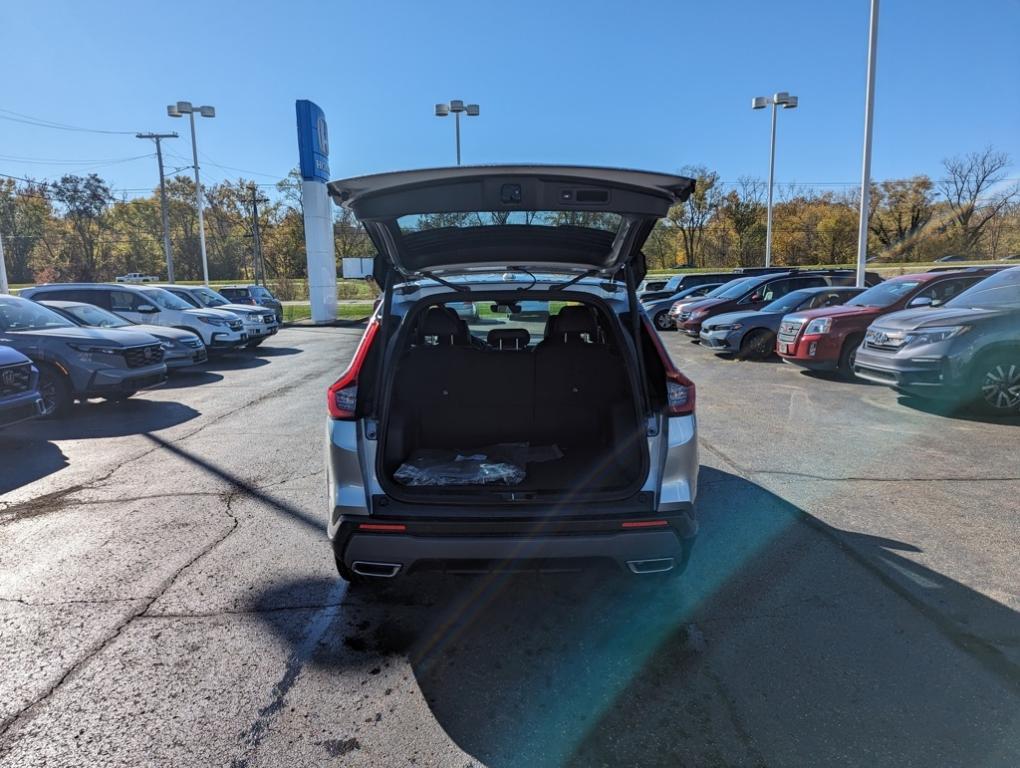new 2026 Honda CR-V Hybrid car, priced at $39,684