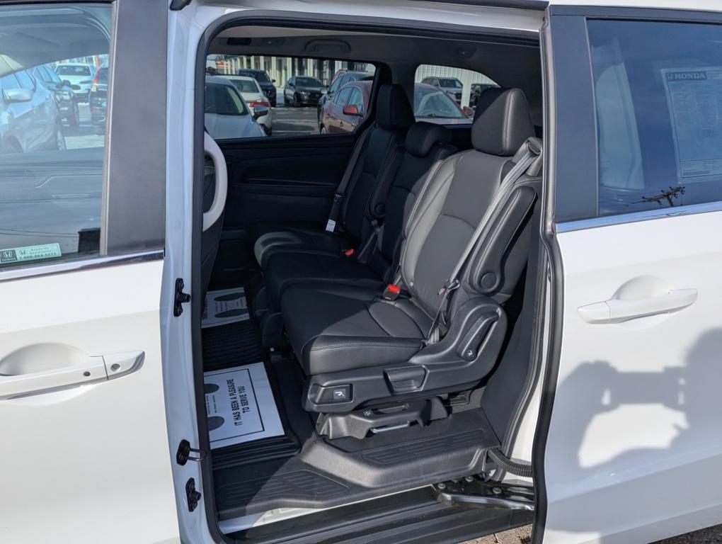 new 2026 Honda Odyssey car, priced at $43,210