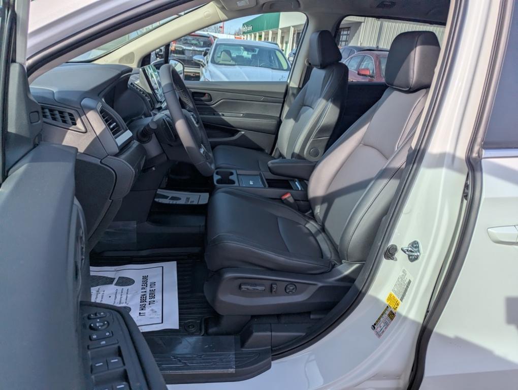 new 2026 Honda Odyssey car, priced at $43,210