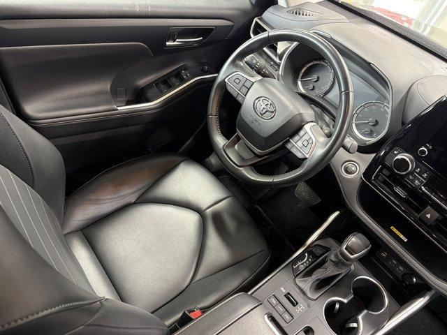 used 2024 Toyota Highlander car, priced at $37,204