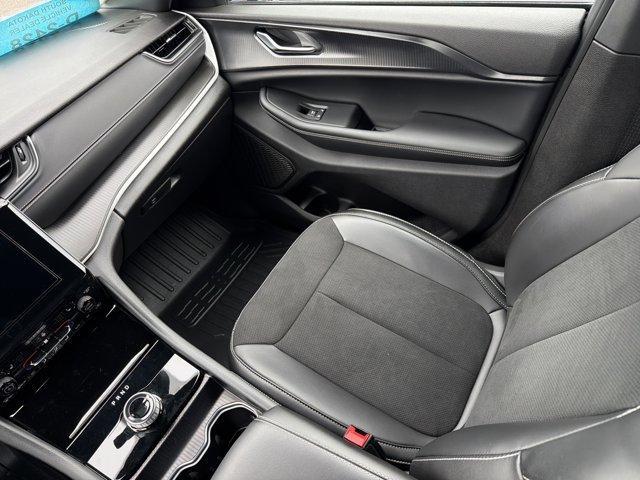 used 2025 Jeep Grand Cherokee L car, priced at $40,337
