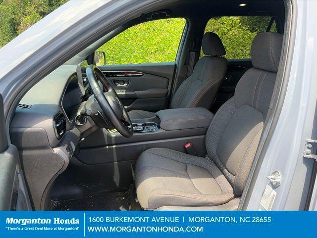 used 2025 Honda Pilot car, priced at $38,689