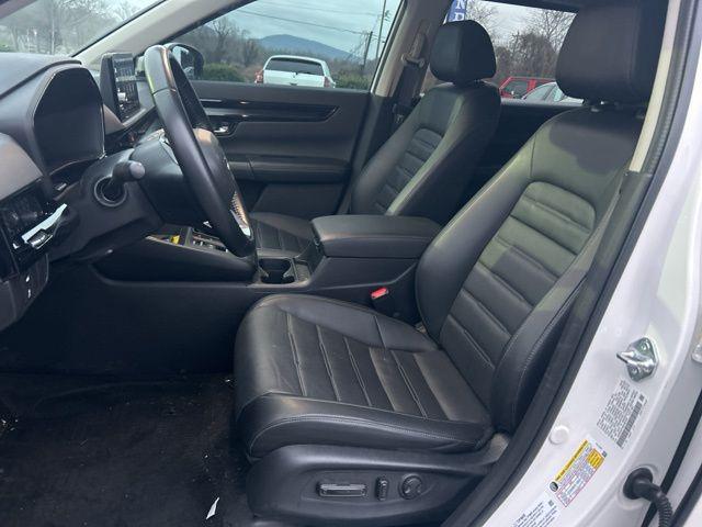 used 2025 Honda CR-V car, priced at $31,900