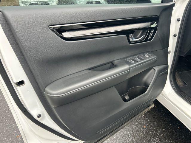 used 2025 Honda CR-V car, priced at $31,900