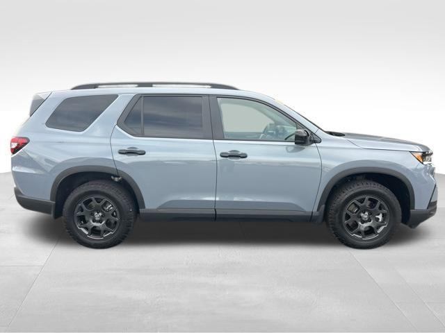 used 2025 Honda Pilot car, priced at $44,900