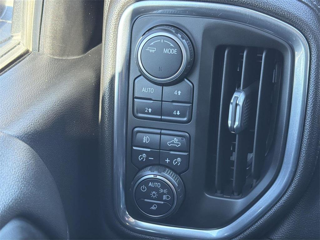 used 2021 Chevrolet Silverado 1500 car, priced at $31,900