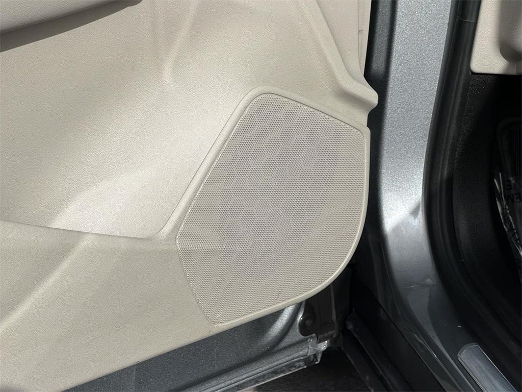 used 2023 Cadillac XT4 car, priced at $23,500