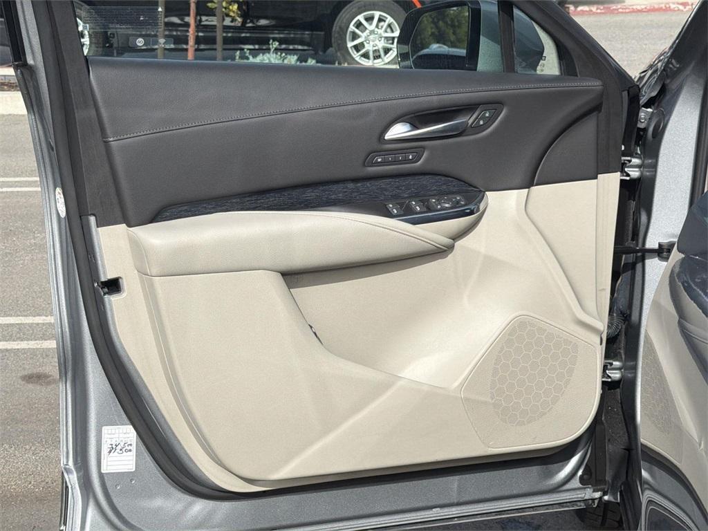 used 2023 Cadillac XT4 car, priced at $23,500