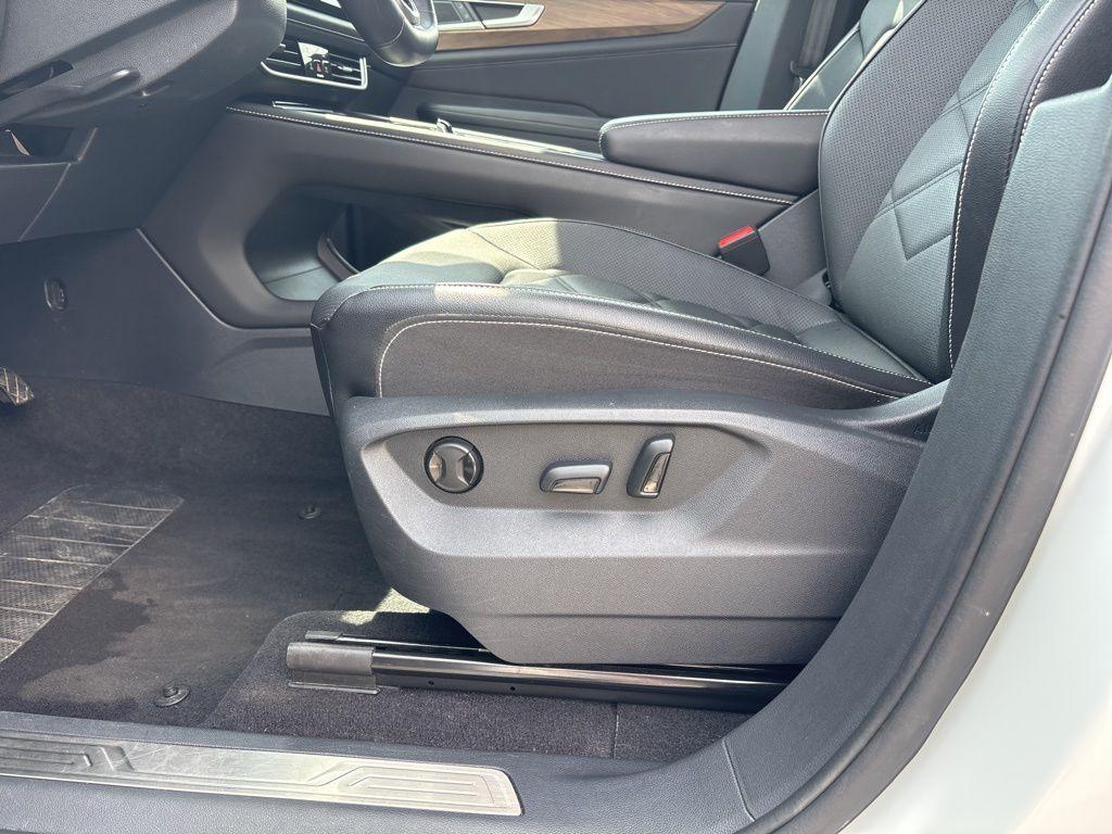 used 2025 Volkswagen Atlas car, priced at $29,455