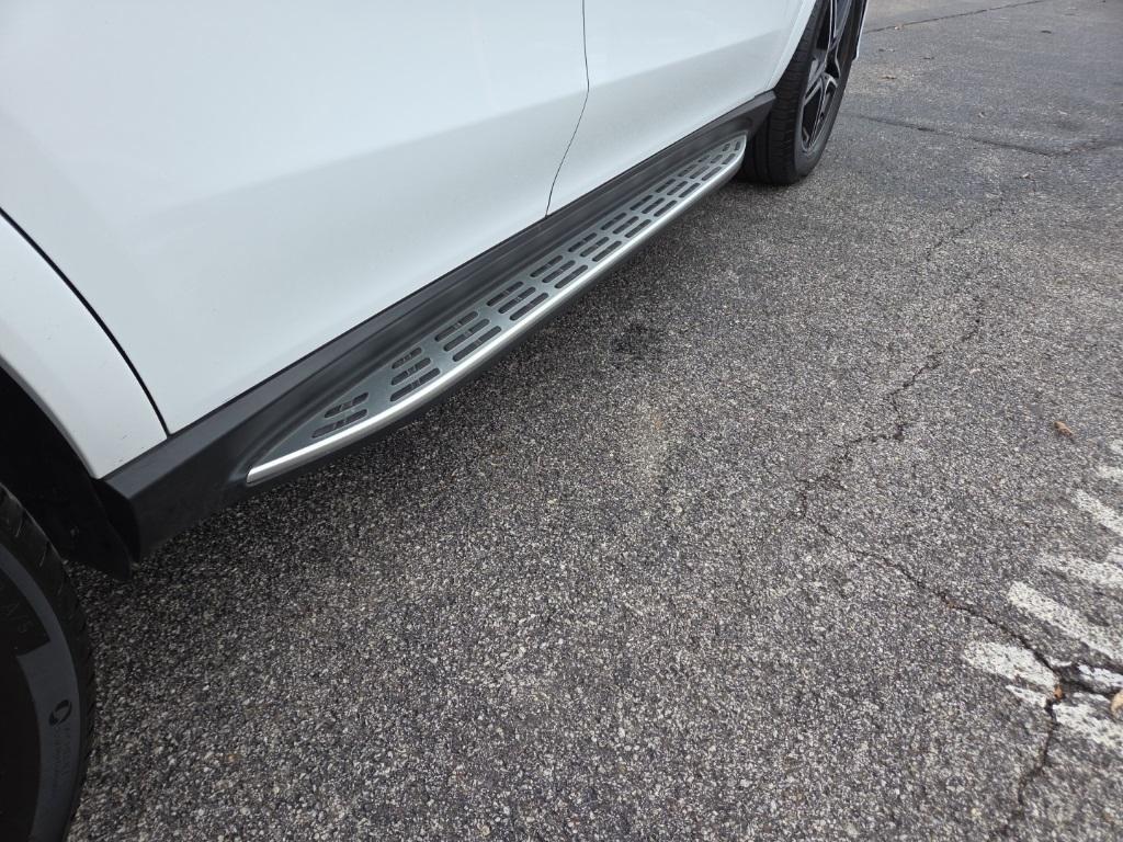 used 2025 Mercedes-Benz GLE 450 car, priced at $66,992