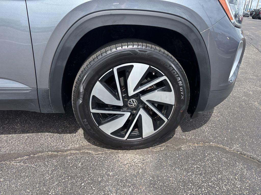used 2025 Volkswagen Atlas car, priced at $29,227