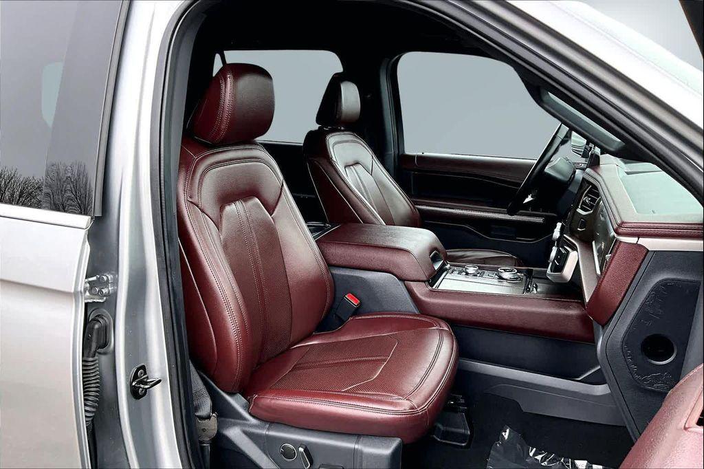 used 2024 Ford Expedition car, priced at $41,888