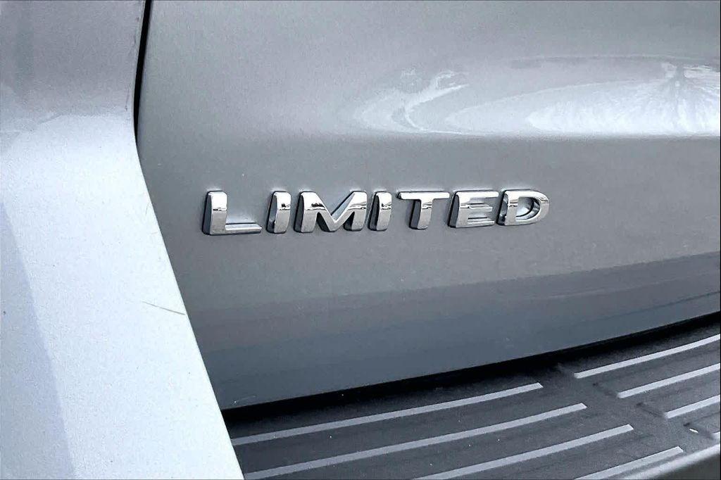 used 2024 Ford Expedition car, priced at $41,888