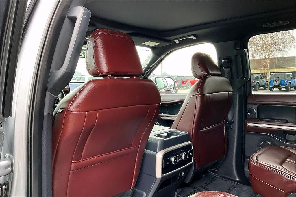 used 2024 Ford Expedition car, priced at $41,888