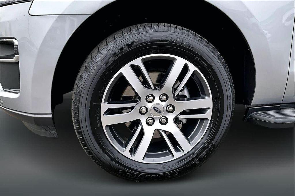 used 2024 Ford Expedition car, priced at $41,888