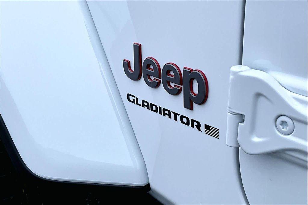 new 2026 Jeep Gladiator car, priced at $60,515
