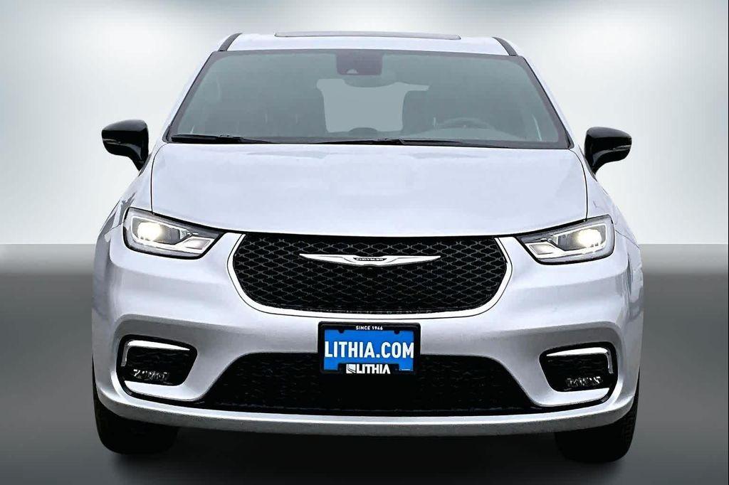 new 2026 Chrysler Pacifica car, priced at $53,245