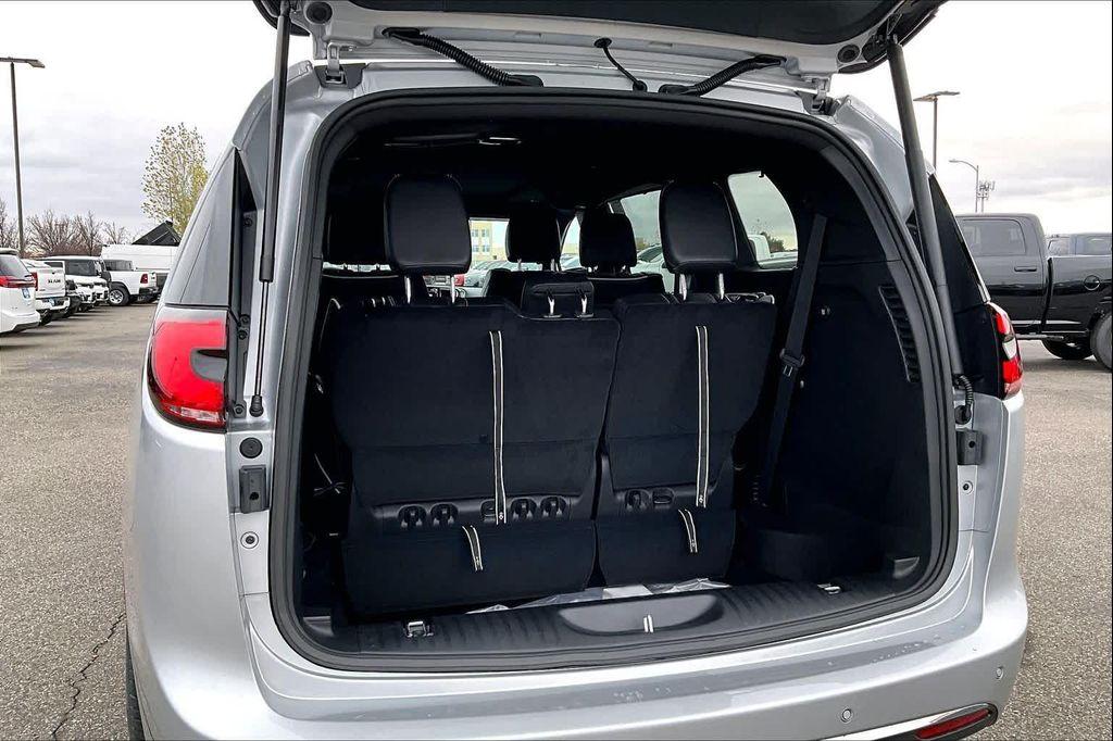 new 2026 Chrysler Pacifica car, priced at $53,245