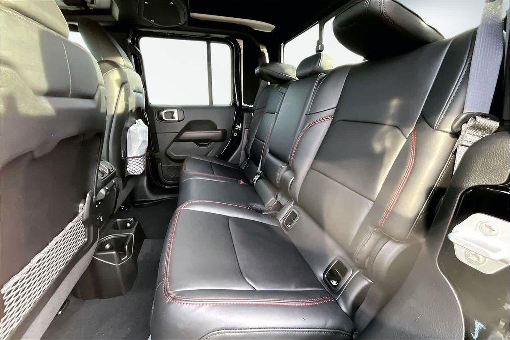 new 2026 Jeep Gladiator car, priced at $61,610