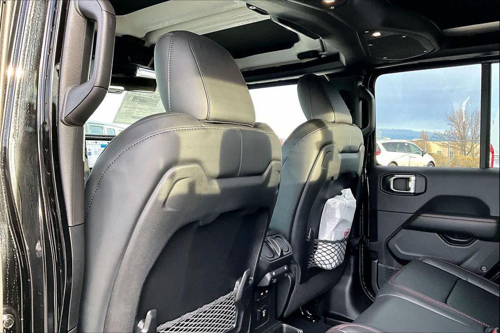 new 2026 Jeep Gladiator car, priced at $61,610