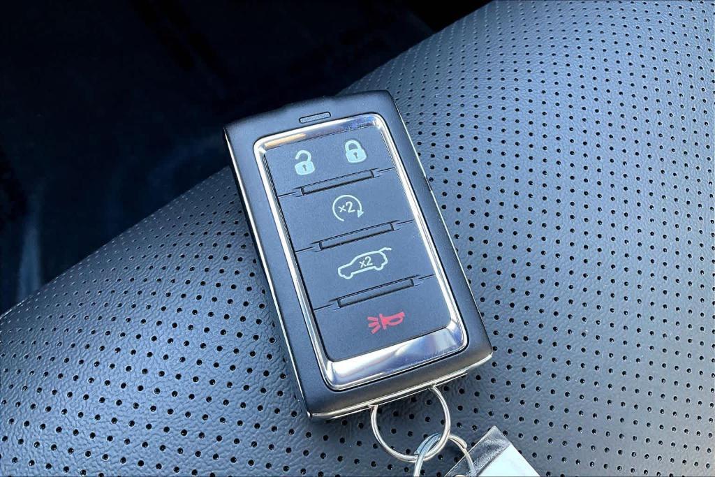 new 2026 Jeep Cherokee car, priced at $38,390