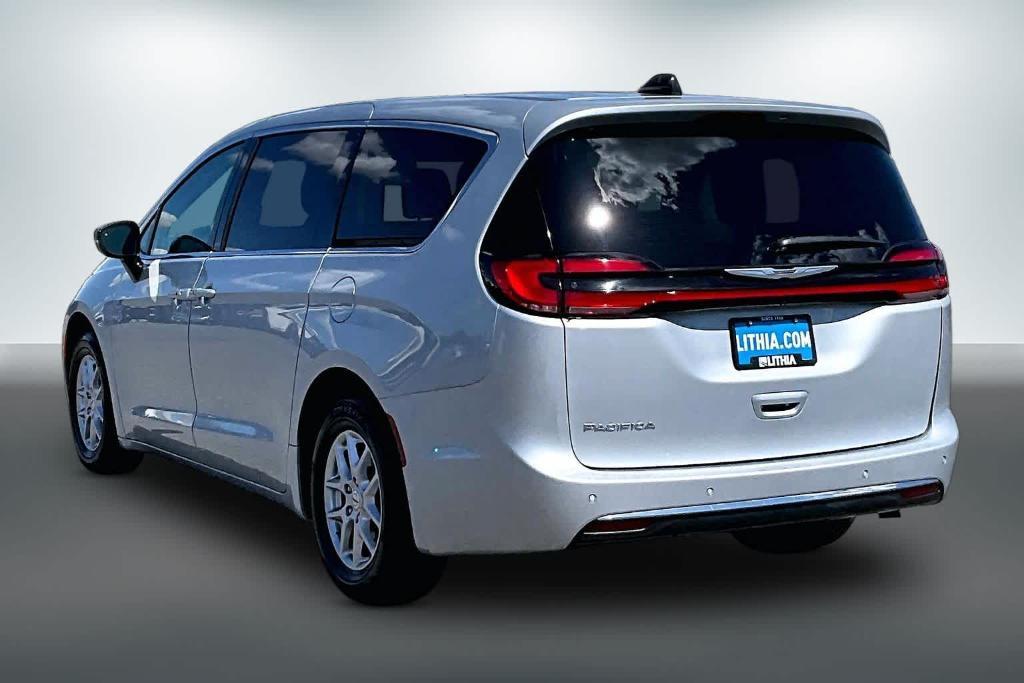 used 2024 Chrysler Pacifica car, priced at $23,888