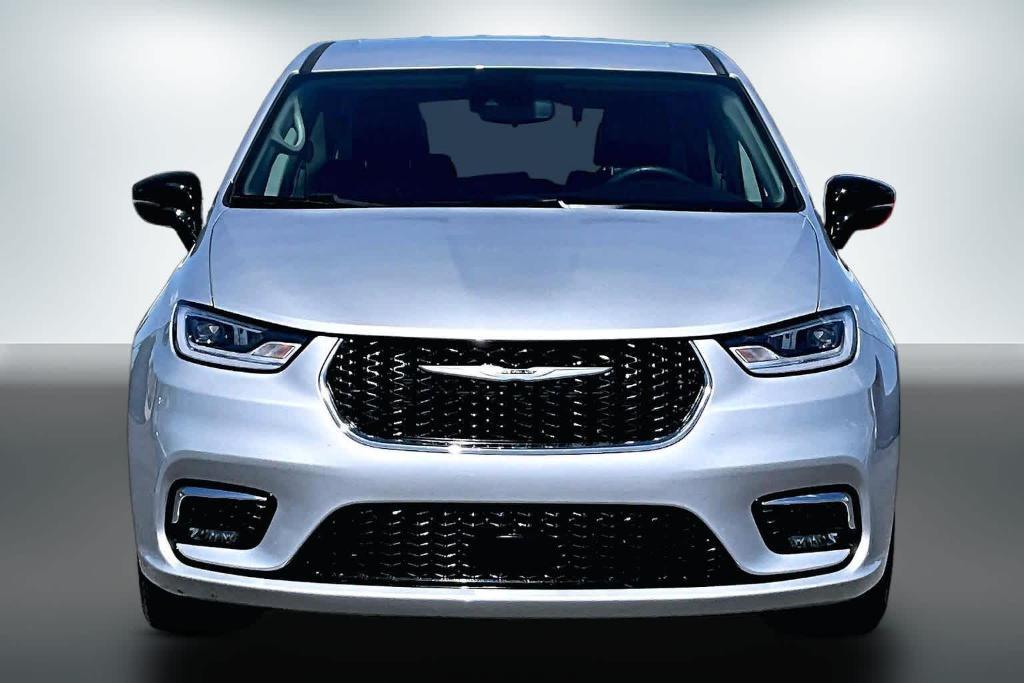 used 2024 Chrysler Pacifica car, priced at $23,888