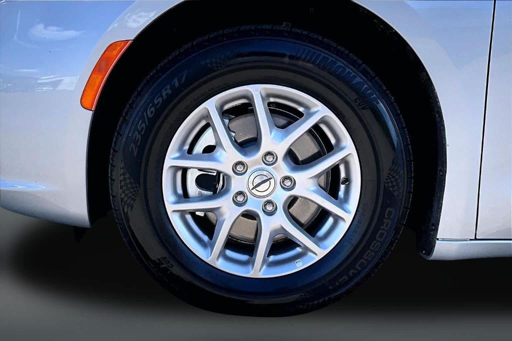 used 2024 Chrysler Pacifica car, priced at $23,888