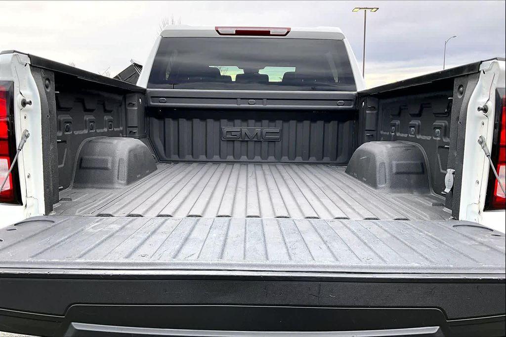 used 2022 GMC Sierra 1500 car, priced at $39,788