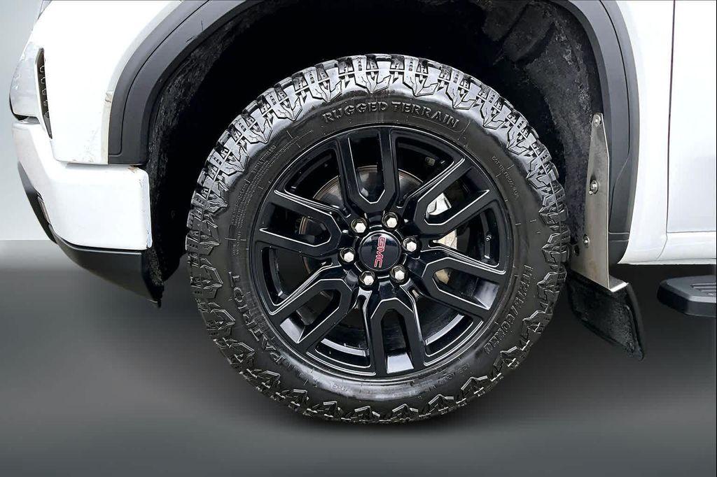 used 2022 GMC Sierra 1500 car, priced at $39,788
