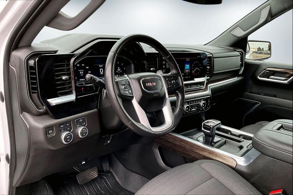 used 2022 GMC Sierra 1500 car, priced at $39,788